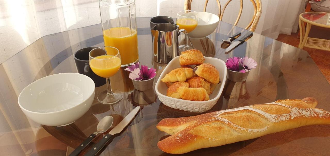 Appartement Entier Au Dessus De Villa, Climatisation Reversible Poele A Bois Tres Chaleureux , Wi Fi Parking Privee Gratuit Situation 500 M, Plage Et Centre Ville ซานารี-ซูร์-แมร์ ภายนอก รูปภาพ