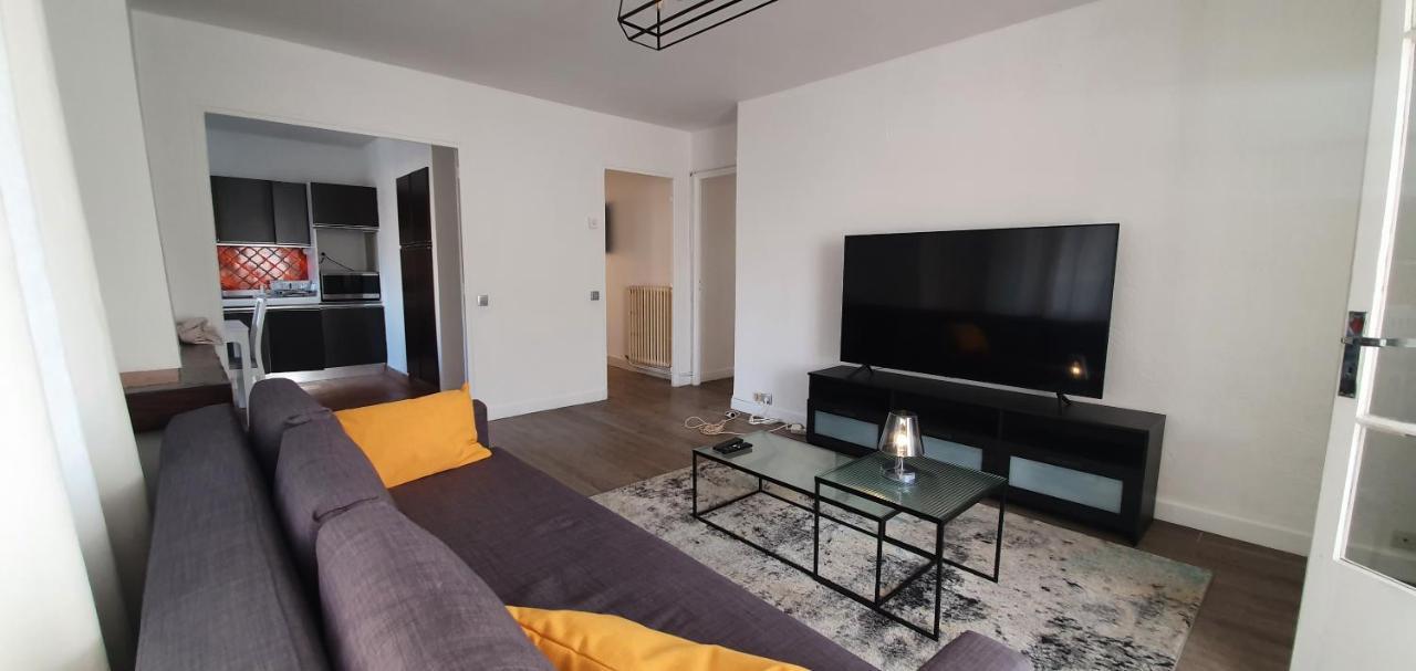 Appartement Entier Au Dessus De Villa, Climatisation Reversible Poele A Bois Tres Chaleureux , Wi Fi Parking Privee Gratuit Situation 500 M, Plage Et Centre Ville ซานารี-ซูร์-แมร์ ภายนอก รูปภาพ