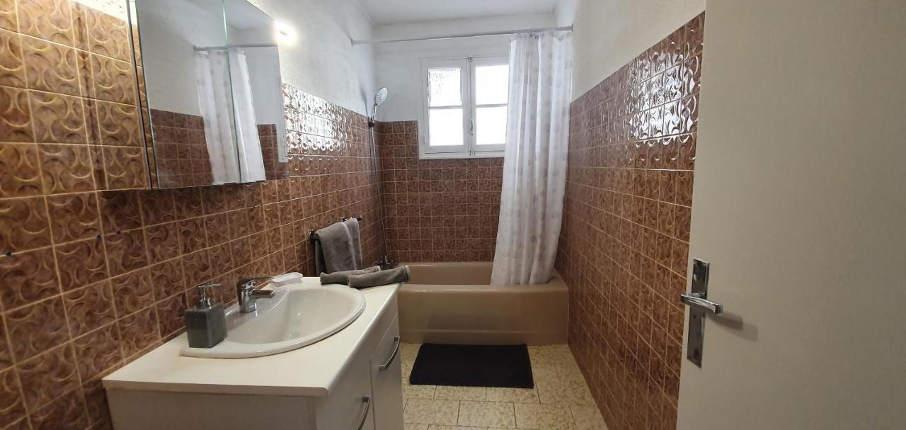 Appartement Entier Au Dessus De Villa, Climatisation Reversible Poele A Bois Tres Chaleureux , Wi Fi Parking Privee Gratuit Situation 500 M, Plage Et Centre Ville ซานารี-ซูร์-แมร์ ภายนอก รูปภาพ
