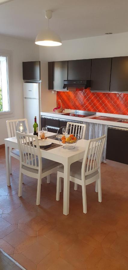 Appartement Entier Au Dessus De Villa, Climatisation Reversible Poele A Bois Tres Chaleureux , Wi Fi Parking Privee Gratuit Situation 500 M, Plage Et Centre Ville ซานารี-ซูร์-แมร์ ภายนอก รูปภาพ